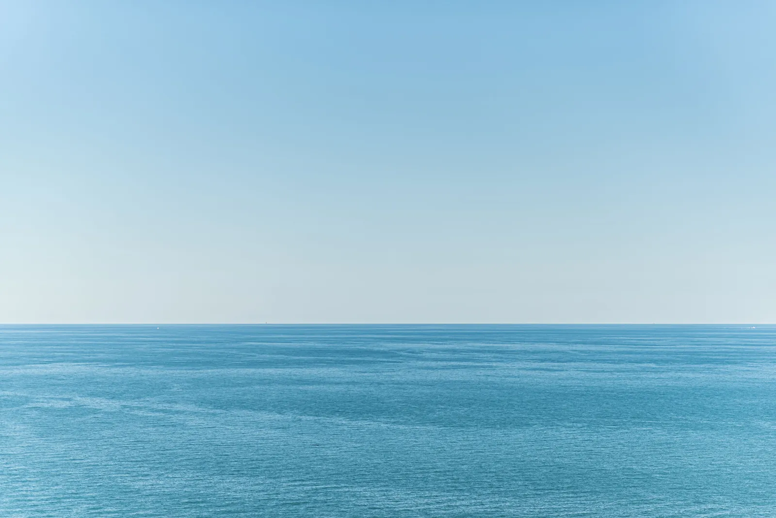 잔잔한 수평선